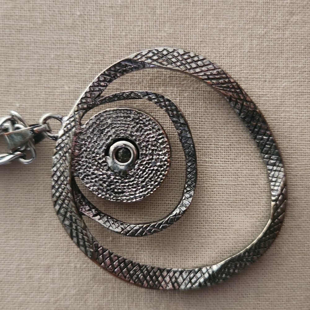 🎄5/$30🎄Vintage Necklace - Picture 4 of 4